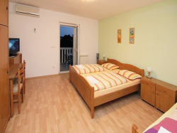 Apartamenty Pansion Krivic Kaštel Gomilica